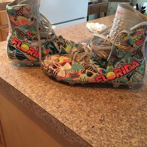 Men’s under armour graphic football cleats